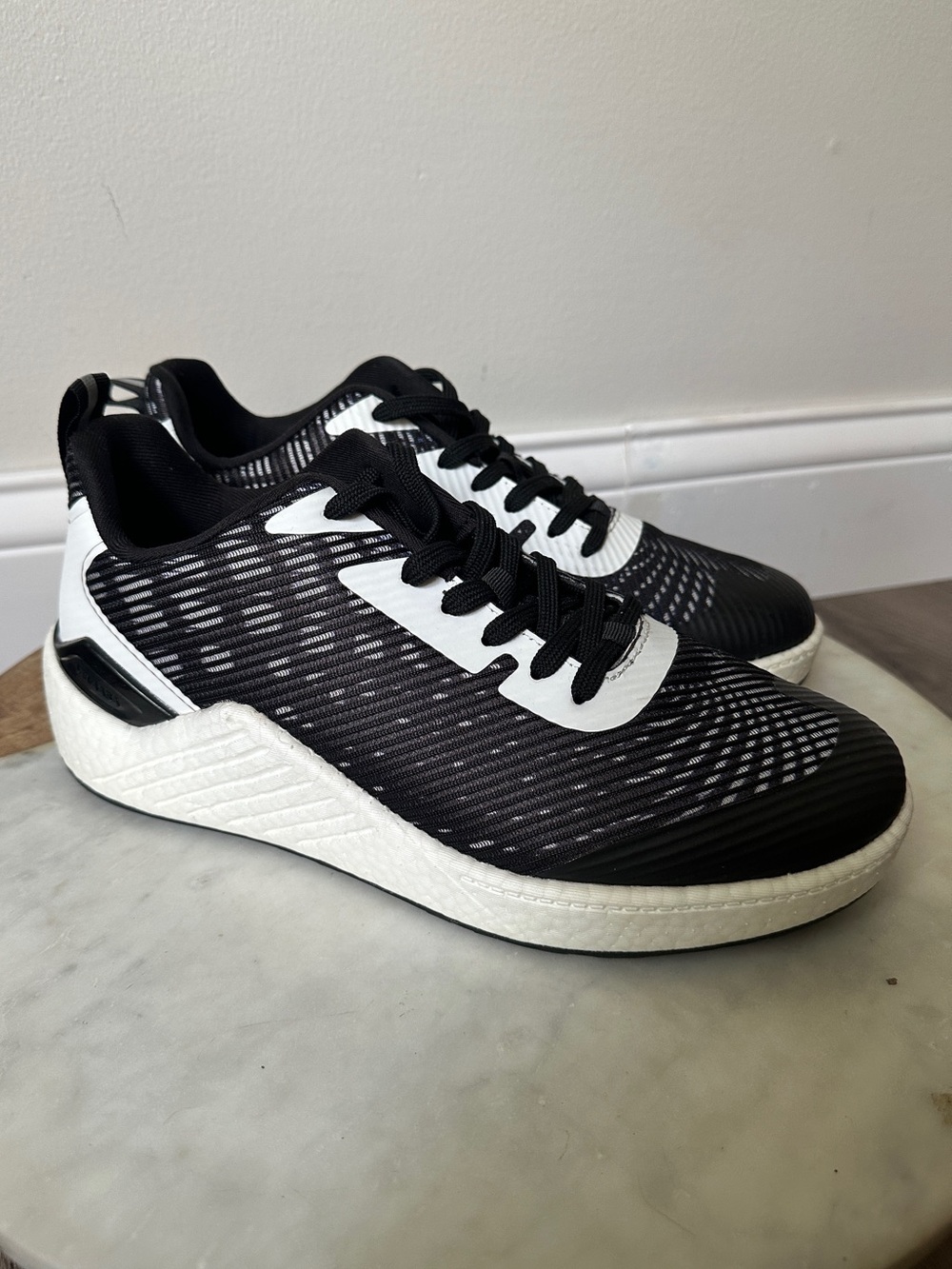 Velaasa Cross Training Shoes Sneakers loon edition size 9.5